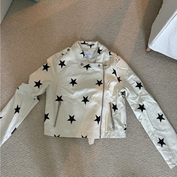Le lis White and Black Star jacket. Lightly worn. Size M - Picture 1 of 2